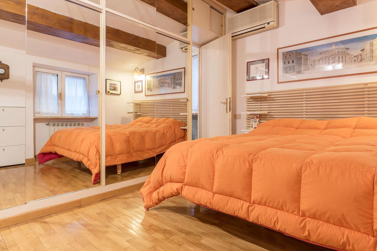 Apartment Penthouse With Terrace In The Heart Of Rom
