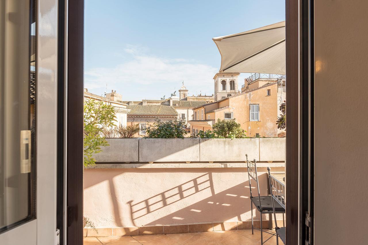 Penthouse With Terrace In The Heart Of * Rom