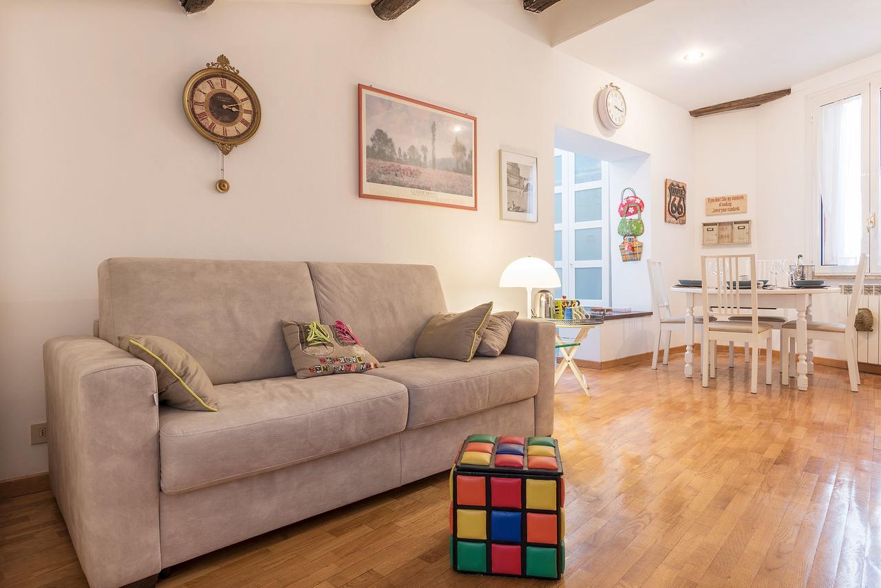 Penthouse With Terrace In The Heart Of * Rom